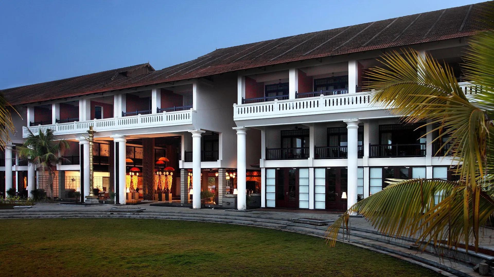 Vasundhara Sarovar Premiere アーラップーザ県 5*,