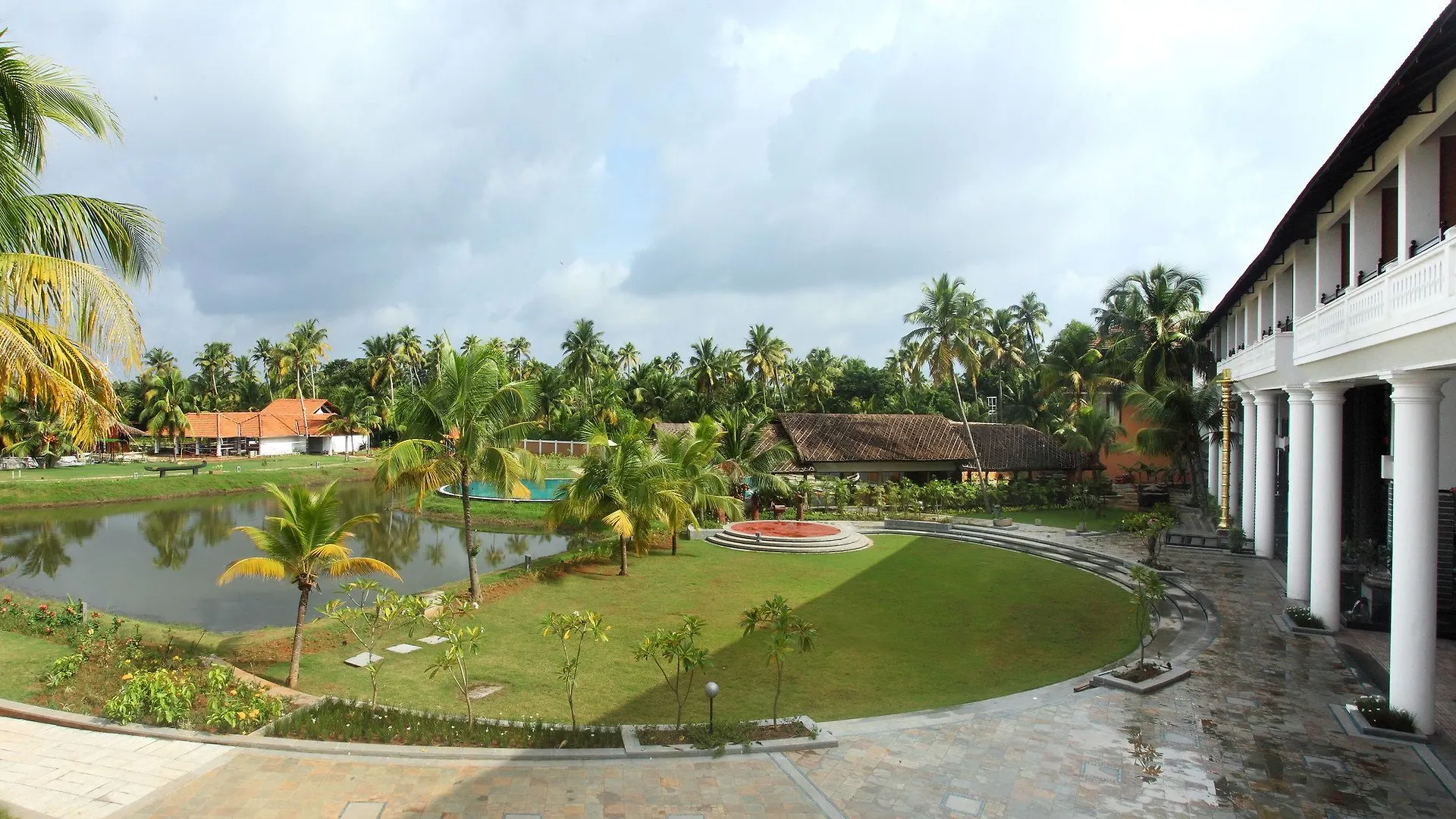 Vasundhara Sarovar Premiere Alappuzha Resort
